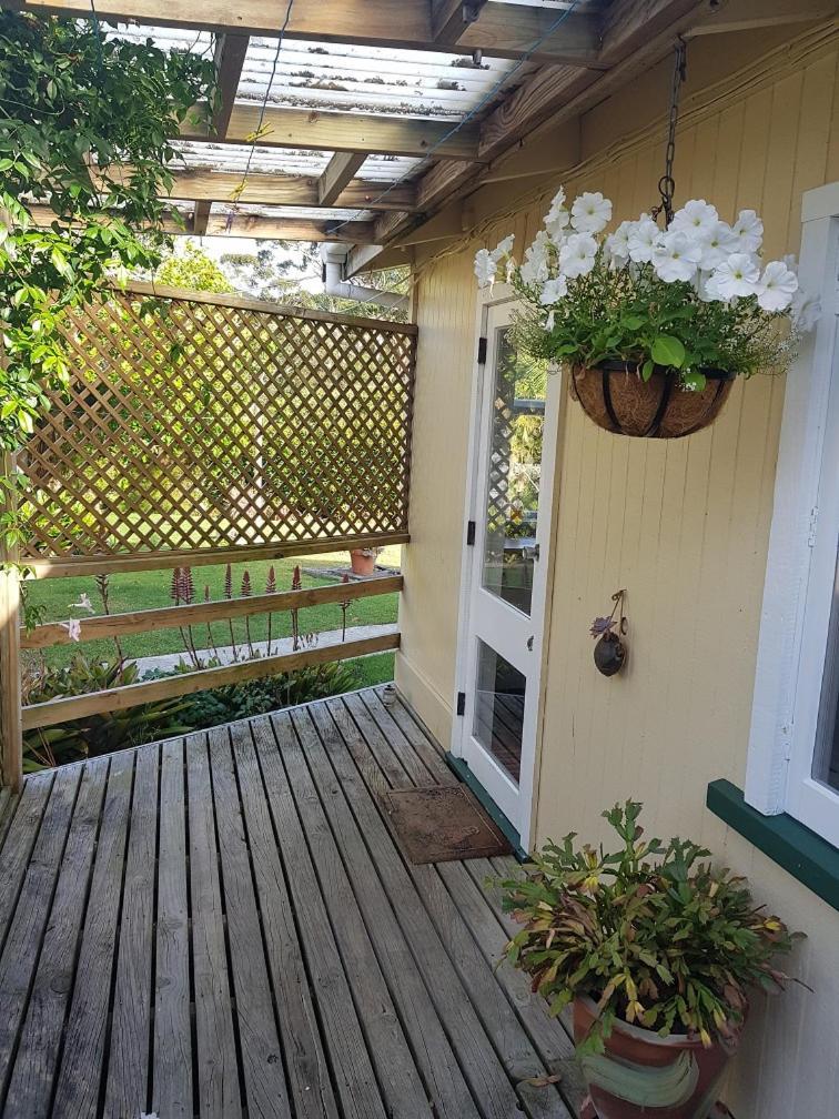 Rose Cottage Tryphena Extérieur photo